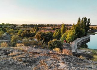 Agua, rocas graníticas… y dragones
