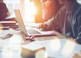 Una capa de inteligencia y automatización
