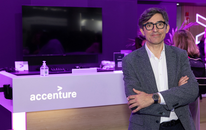 Cesar_Cid__MWC25 César Cid, responsable de Comunicaciones, Medios y Tecnología de Accenture en España y Portugal.