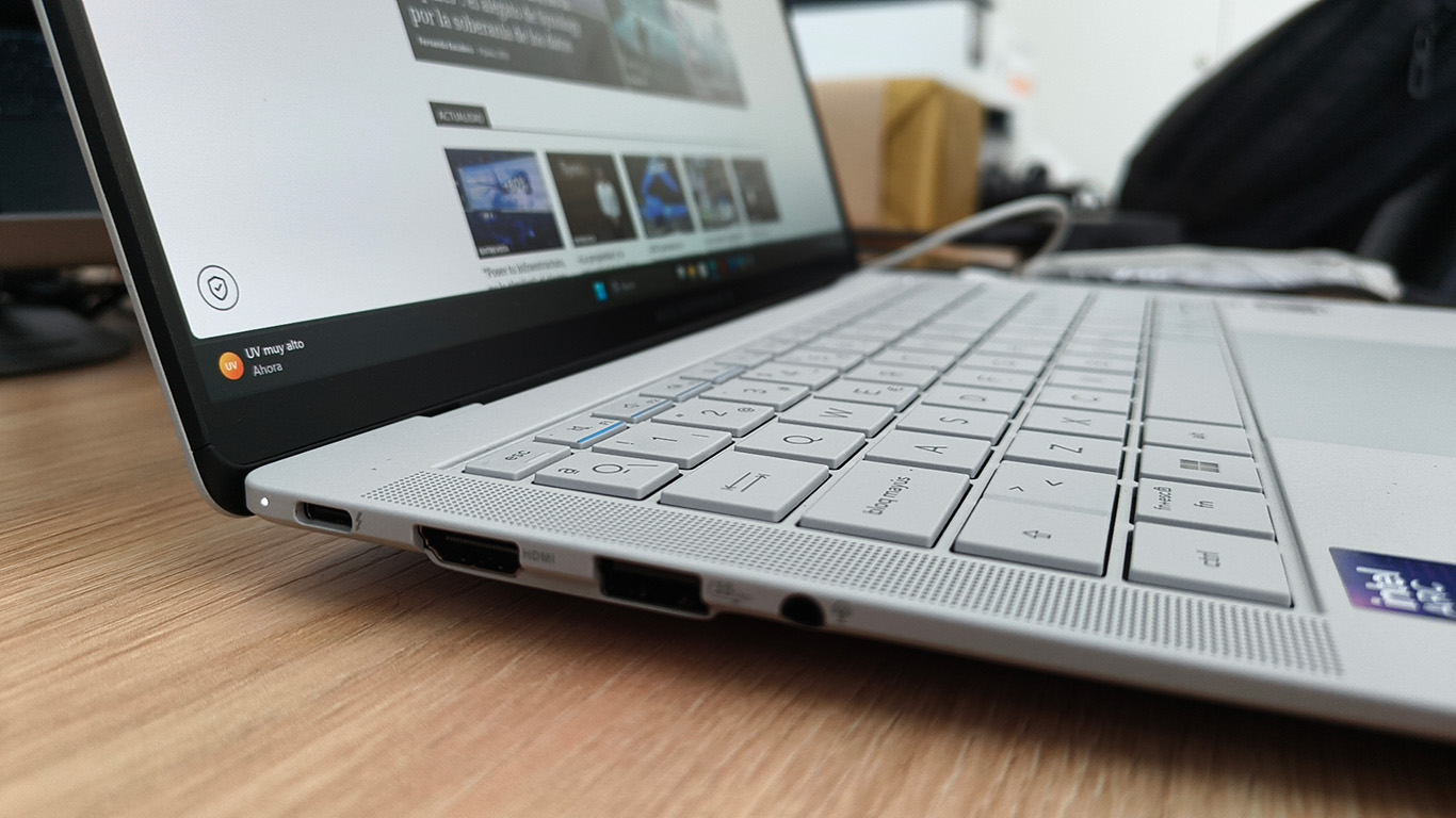 ASUS ExpertBook Ultra