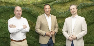 Modernización del mainframe en WiZink Modernización del mainframe en WiZink. David Guijarro, Roberto Arias y Carlos Aza.
